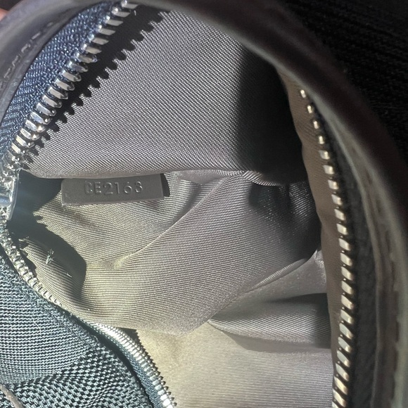 Louis Vuitton crossbody men’s bag - Picture 8 of 10